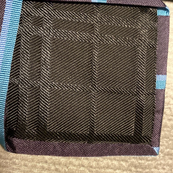 Burberry London tie - Picture 4 of 5